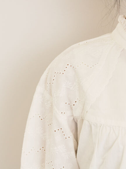 ボレロ風刺繍ブラウス（オフホワイト/ブラック/モカ）｜Samansa Mos2（サマンサ モスモス）通販