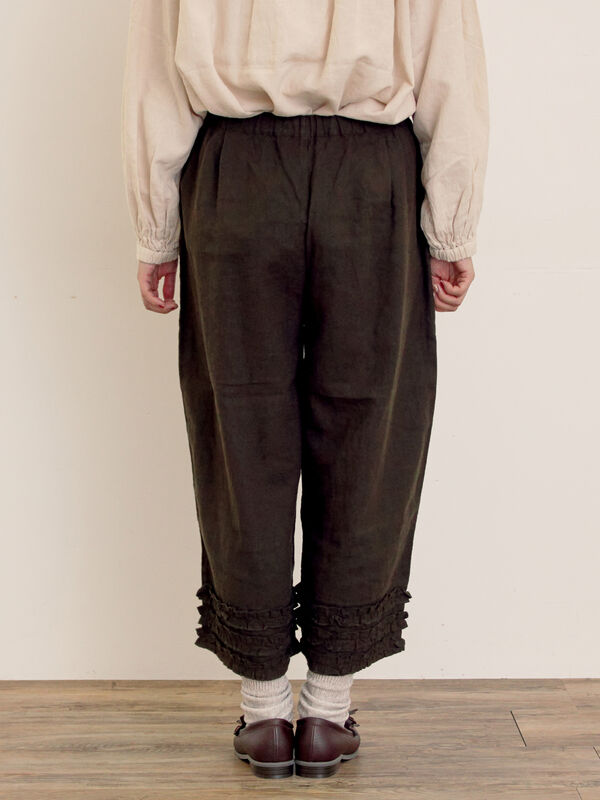 セール】 【Cross×Linen】裾フリルパンツ（チャコールグレー/ピンク