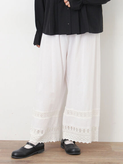 [吸湿発熱]裾レースペチパンツ（オフホワイト/ブラック/キナリ）｜Samansa Mos2（サマンサ モスモス）通販
