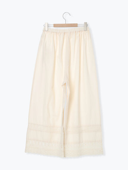 [吸湿発熱]裾レースペチパンツ（オフホワイト/ブラック/キナリ）｜Samansa Mos2（サマンサ モスモス）通販