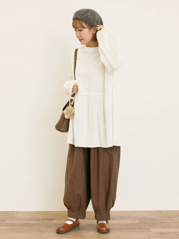 セール】 ストライプツイル裾タックパンツ（チャコールグレー/ベージュ