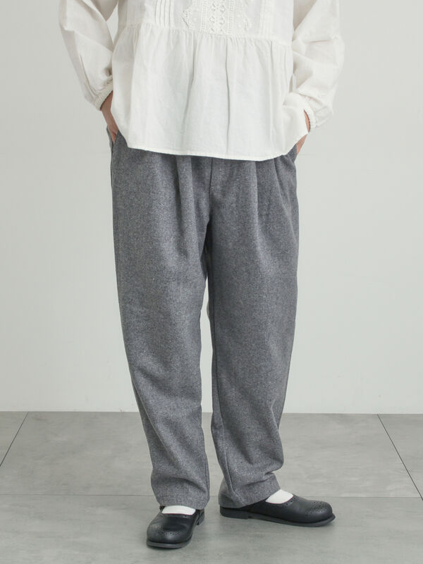 【帯電防止】ウール混テーパードパンツ《M/Lサイズ》（チャコールグレー/モカ/カーキ/キナリ）｜Samansa Mos2（サマンサ モスモス）通販