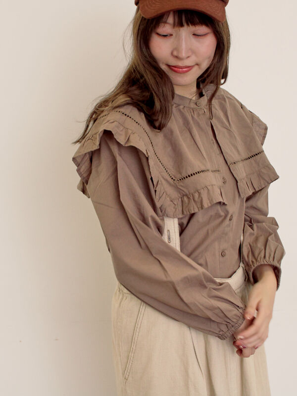 tomo様 ブラウス ベージュ シャツ・ブラウス(ベージュ/薄茶系)のセール・アウトレット