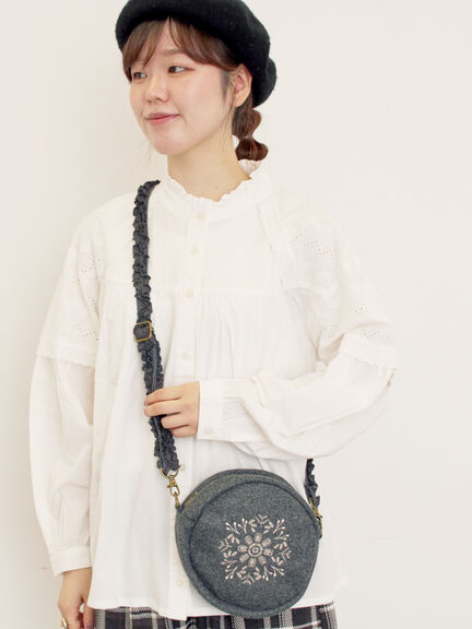 セール】 マルチストラップ付きポシェット（チャコールグレー/キャメル