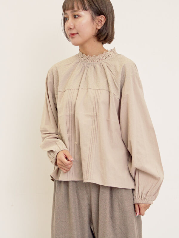 セール】 オーバーレース切替ブラウス（ブラック/ベージュ/キナリ
