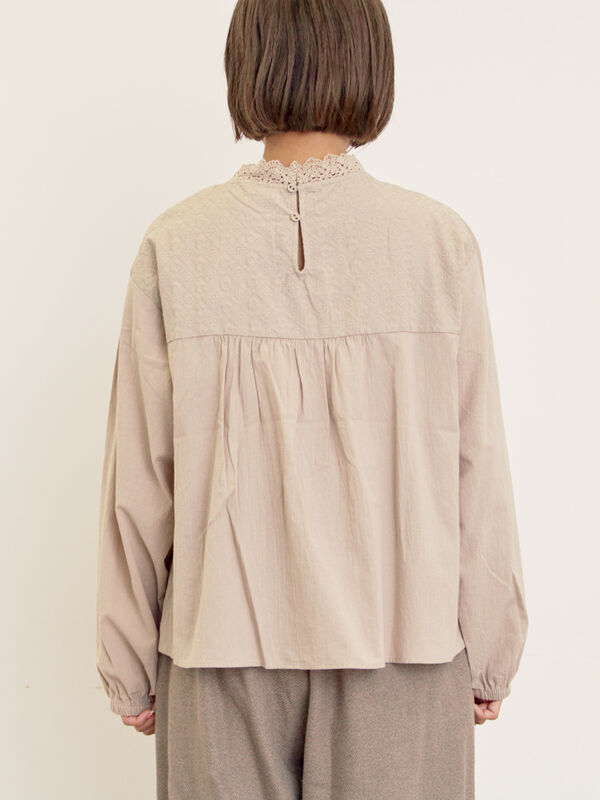 セール】 オーバーレース切替ブラウス（ブラック/ベージュ/キナリ