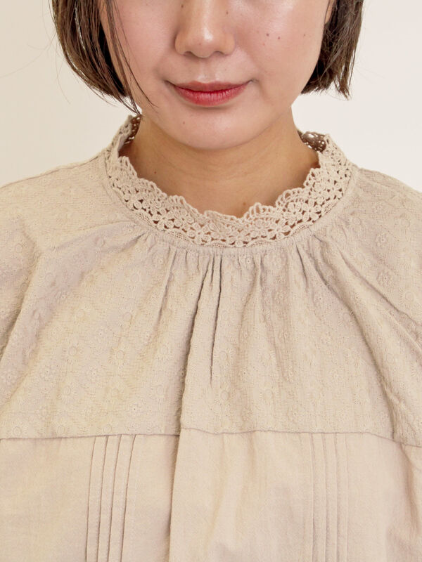 セール】 オーバーレース切替ブラウス（ブラック/ベージュ/キナリ