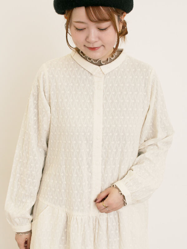 美品 MONNALISA　モナリザ　刺繍 ワンピース　８Ｙ　128センチ 入学式 美品 MONNALISA モナリザ 刺繍 ワンピース 8Y 128センチ 入学