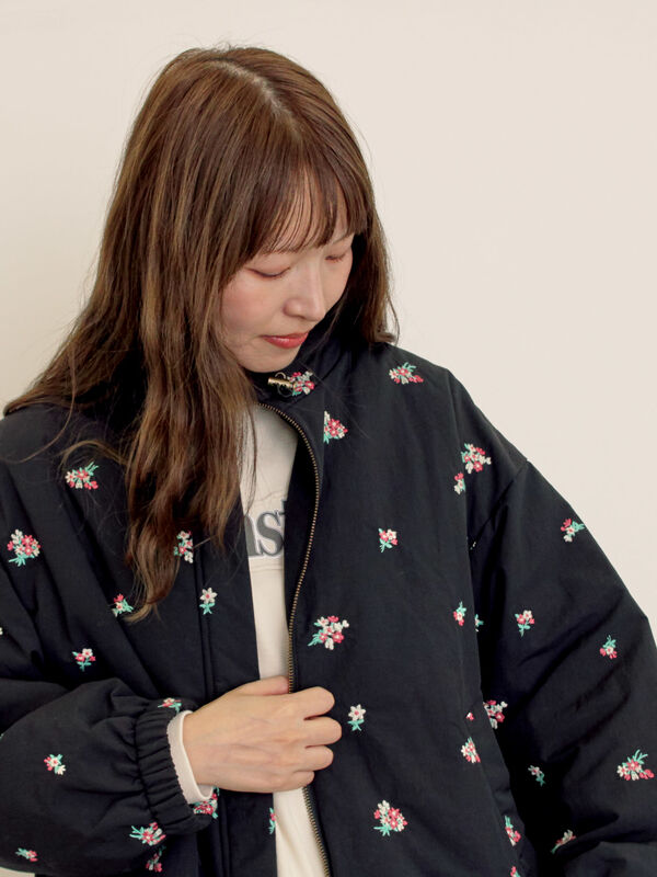 Samansa Mos2　サマンサモスモス　小花総刺繍中綿ジャケット セール】 小花総刺繍中綿ジャケット（ブラック/オレンジ/キナリ