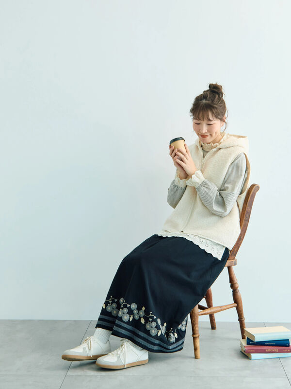 WEB限定】花柄刺繍ギャザースカート（ブラック/モカ/キナリ/ボトムス