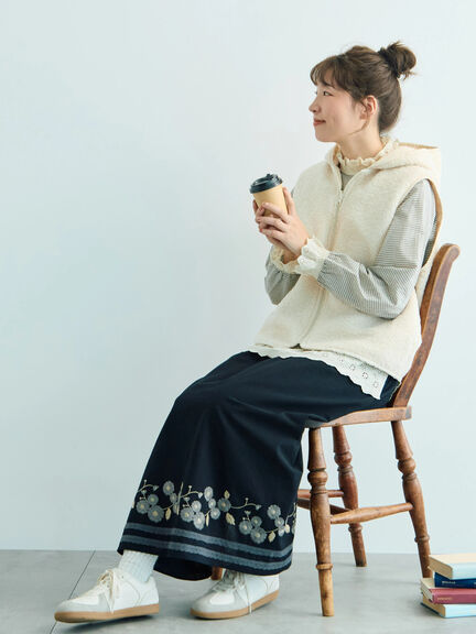 【WEB限定】花柄刺繍ギャザースカート（ブラック/モカ/キナリ）｜Samansa Mos2（サマンサ モスモス）通販