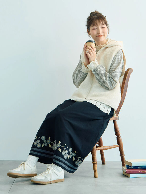 WEB限定】花柄刺繍ギャザースカート（ブラック/モカ/キナリ/ボトムス