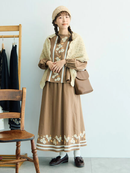 【WEB限定】花柄刺繍ギャザースカート（ブラック/モカ/キナリ）｜Samansa Mos2（サマンサ モスモス）通販