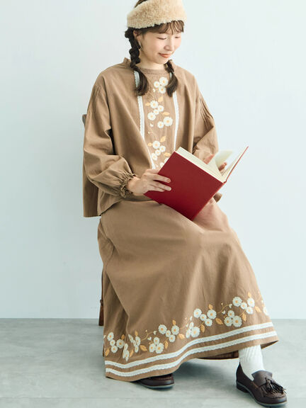 【WEB限定】花柄刺繍ギャザースカート（ブラック/モカ/キナリ）｜Samansa Mos2（サマンサ モスモス）通販