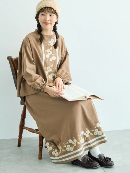 【WEB限定】花柄刺繍ギャザースカート（ブラック/モカ/キナリ）｜Samansa Mos2（サマンサ モスモス）通販