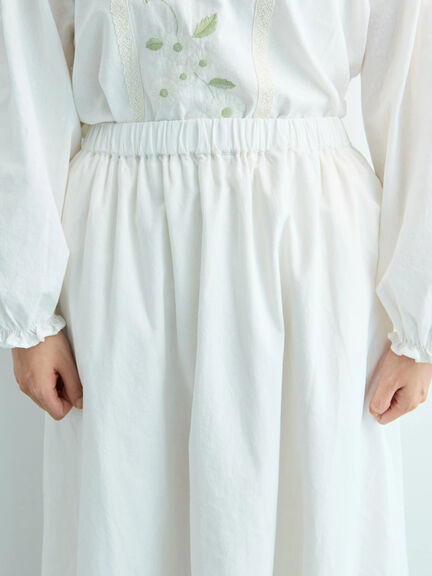 【WEB限定】花柄刺繍ギャザースカート（ブラック/モカ/キナリ）｜Samansa Mos2（サマンサ モスモス）通販