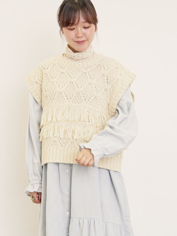 Pois♡アイボリー ニットベスト Fサイズ♡ セール】 【Fluffy Wool Blend】フリンジニットベスト（オフホワイト