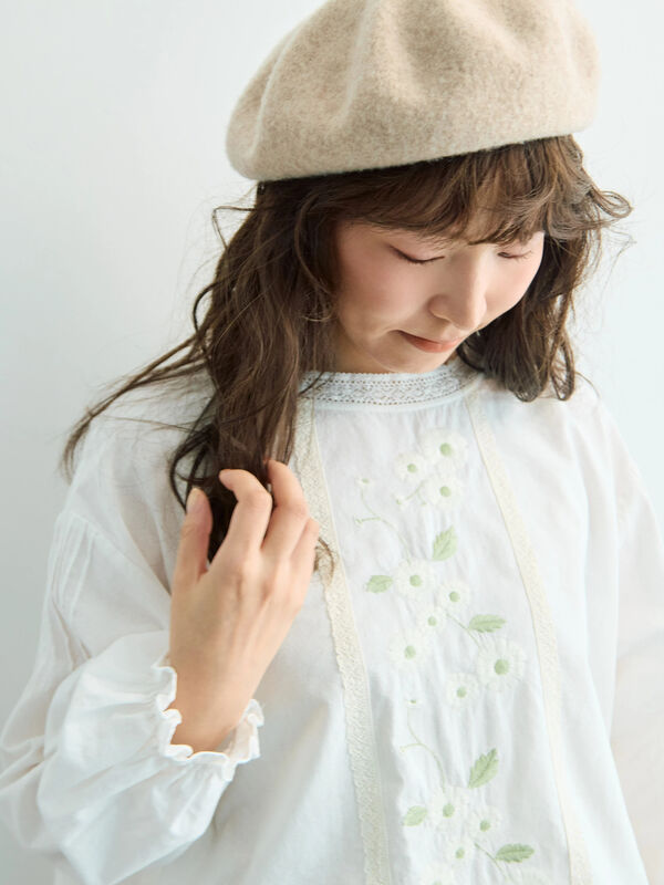 【WEB限定】花柄刺繍ブラウス（キナリ）｜Samansa Mos2（サマンサ モスモス）通販