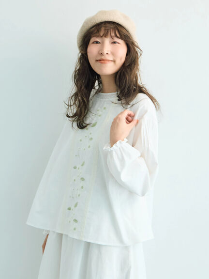 【WEB限定】花柄刺繍ブラウス（ブラック/モカ/キナリ）｜Samansa Mos2（サマンサ モスモス）通販