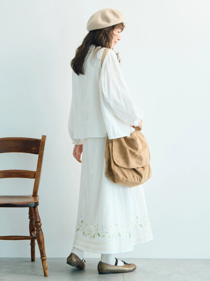 【WEB限定】花柄刺繍ブラウス（ブラック/モカ/キナリ）｜Samansa Mos2（サマンサ モスモス）通販