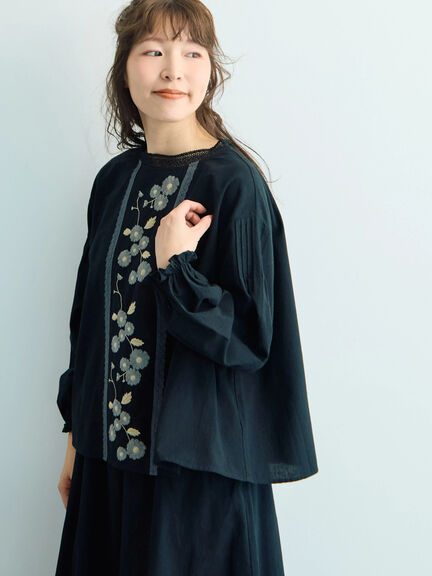 【WEB限定】花柄刺繍ブラウス（ブラック/モカ/キナリ）｜Samansa Mos2（サマンサ モスモス）通販