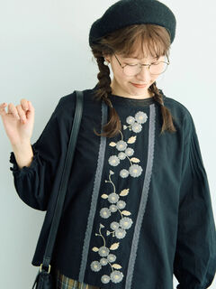 WEB限定】花柄刺繍ブラウス（ブラック/モカ/キナリ/トップス/シャツ