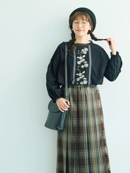 【WEB限定】花柄刺繍ブラウス（ブラック/モカ/キナリ）｜Samansa Mos2（サマンサ モスモス）通販