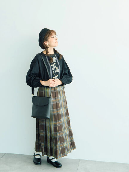 【WEB限定】花柄刺繍ブラウス（ブラック/モカ/キナリ）｜Samansa Mos2（サマンサ モスモス）通販