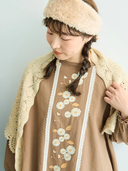 【WEB限定】花柄刺繍ブラウス（ブラック/モカ/キナリ）｜Samansa Mos2（サマンサ モスモス）通販