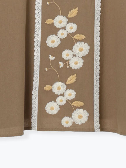 【WEB限定】花柄刺繍ブラウス（ブラック/モカ/キナリ）｜Samansa Mos2（サマンサ モスモス）通販