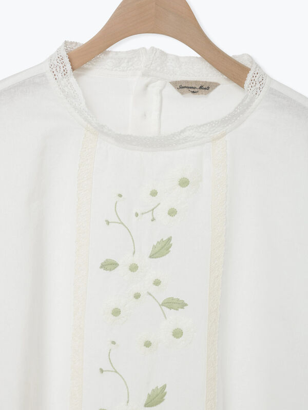 WEB限定】花柄刺繍ブラウス（ブラック/モカ/キナリ/トップス/シャツ