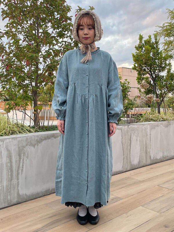 立川店/EC限定】リネンスタンドフリルワンピース（チャコールグレー