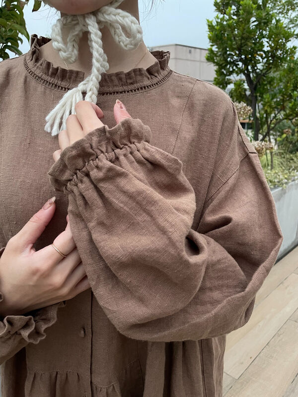 立川限定】リネンスタンドフリルワンピース（チャコールグレー