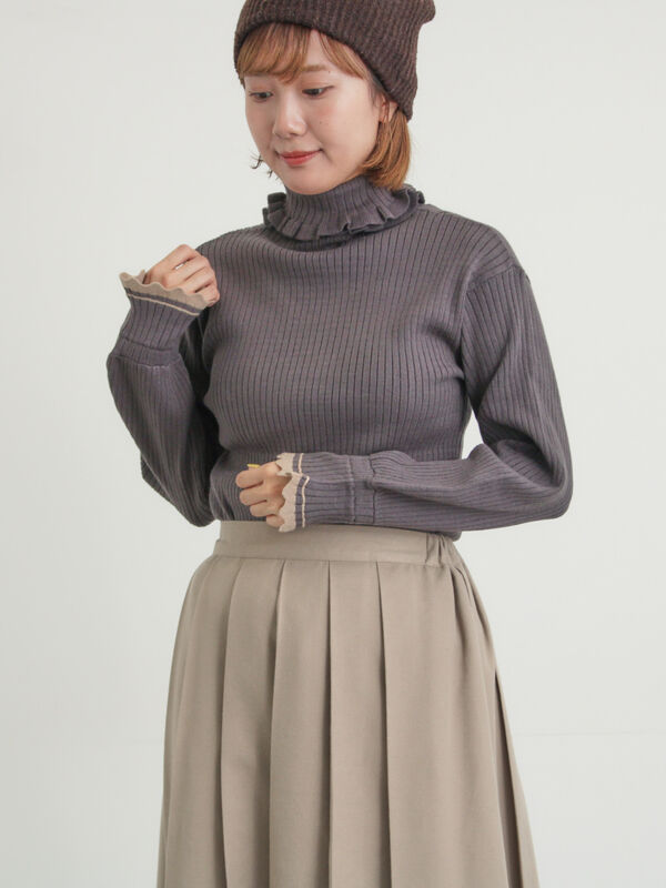 ＊はな＊様　2点おまとめ 袖口配色スカラップタートルニット　ベージュ　チャコール セール】 袖口配色スカラップタートルニット（チャコールグレー/レッド