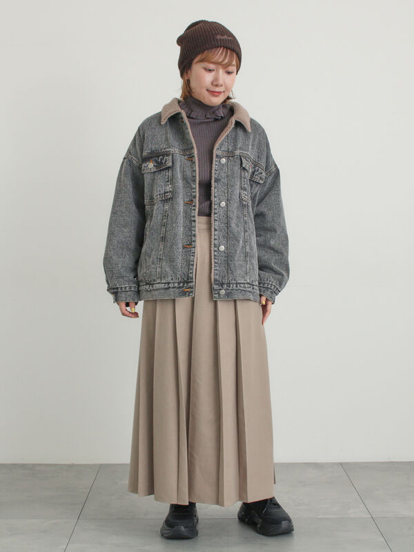 セール】 袖口配色スカラップタートルニット（チャコールグレー/レッド