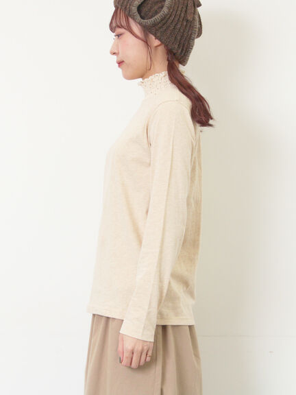 【吸湿発熱】襟レースシャーリングカットソー（オフホワイト/ブラック/ベージュ）｜Samansa Mos2（サマンサ モスモス）通販