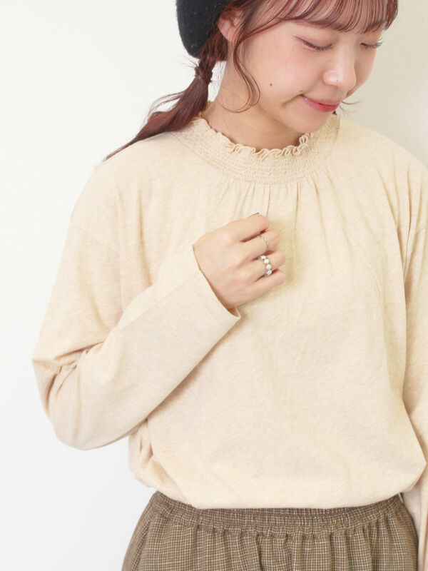 【吸湿発熱】襟スモッキングカットソー（オフホワイト/ブラック/ベージュ/ミント）｜Samansa Mos2（サマンサ モスモス）通販