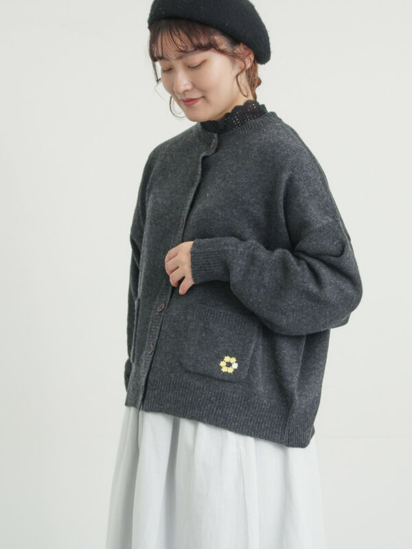 セール】 花刺繍入りカーディガン（チャコールグレー/ピンク/ベージュ