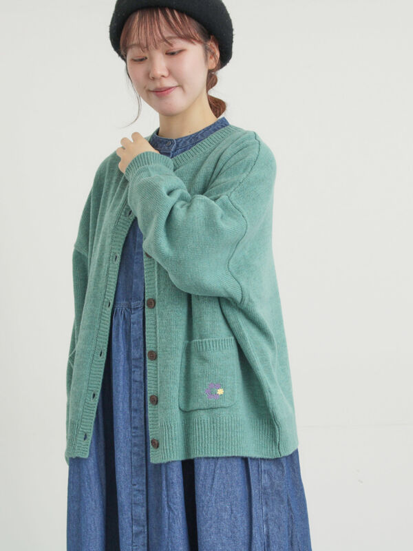 u*a様 Chesty 花刺繍 くすみピンク カーディガン 新品 ラインストーン Chesty 花刺繍 くすみピンク カーディガン 新品 ラインストーン