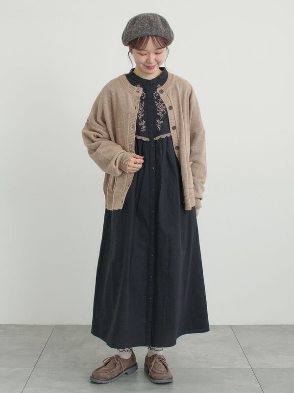 MORABITO 刺繍入りベージュカーディガン 40サイズ新品未使用 花柄手刺繍ニットカーディガン』（カーディガン/ボレロ）｜somari