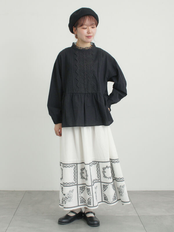 前立てレース切替ブラウス（オフホワイト/グレー/ブラック/ベージュ