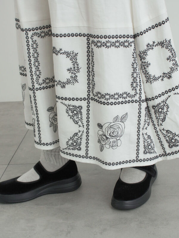 裾モチーフ刺繍ギャザースカート（オフホワイト）｜Samansa Mos2（サマンサ モスモス）通販