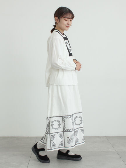 裾モチーフ刺繍ギャザースカート（オフホワイト/ブラック/ブルー）｜Samansa Mos2（サマンサ モスモス）通販