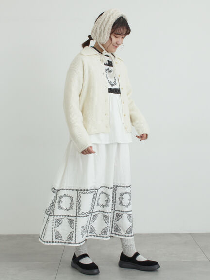 裾モチーフ刺繍ギャザースカート（オフホワイト/ブラック/ブルー）｜Samansa Mos2（サマンサ モスモス）通販