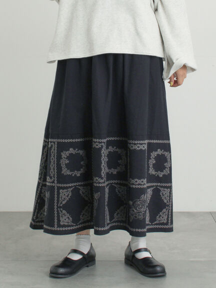 裾モチーフ刺繍ギャザースカート（オフホワイト/ブラック/ブルー）｜Samansa Mos2（サマンサ モスモス）通販