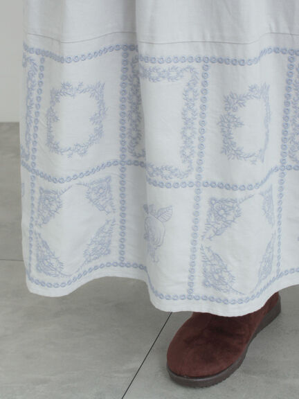 裾モチーフ刺繍ギャザースカート（オフホワイト/ブラック/ブルー）｜Samansa Mos2（サマンサ モスモス）通販