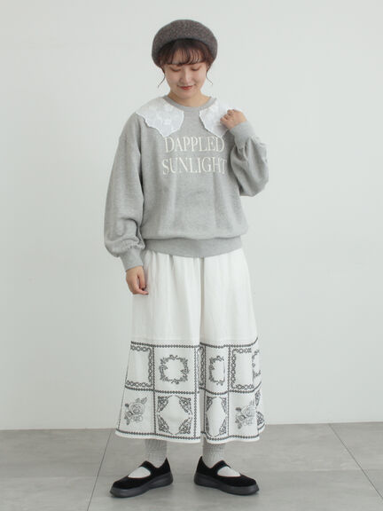 裾モチーフ刺繍ギャザースカート（オフホワイト/ブラック/ブルー）｜Samansa Mos2（サマンサ モスモス）通販