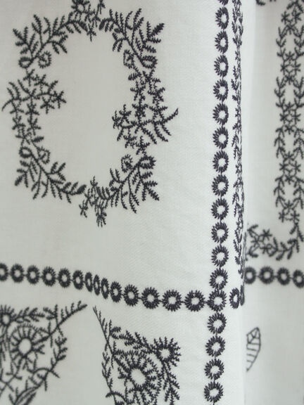 裾モチーフ刺繍ギャザースカート（オフホワイト/ブラック/ブルー）｜Samansa Mos2（サマンサ モスモス）通販