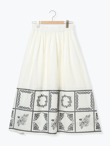 裾モチーフ刺繍ギャザースカート（オフホワイト/ブラック/ブルー）｜Samansa Mos2（サマンサ モスモス）通販