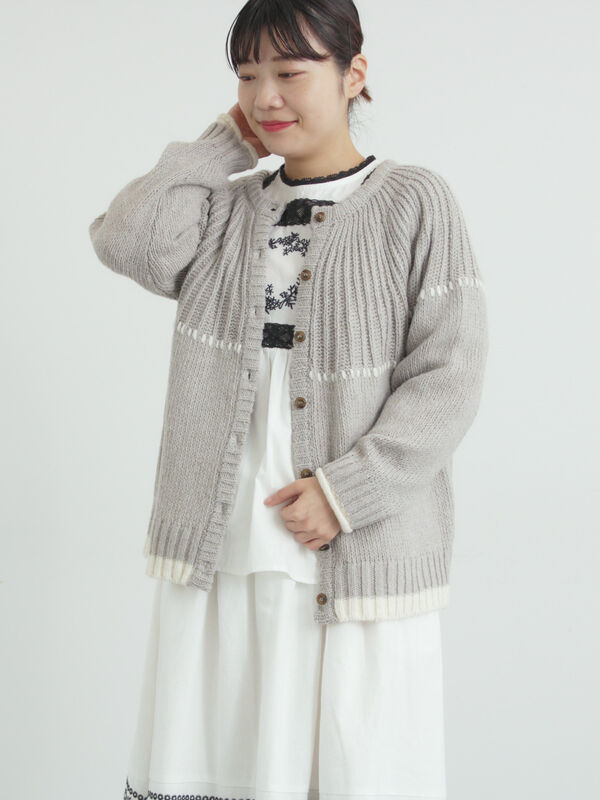 セール】 ラウンド切替ステッチ前後2WAYニット（オフホワイト